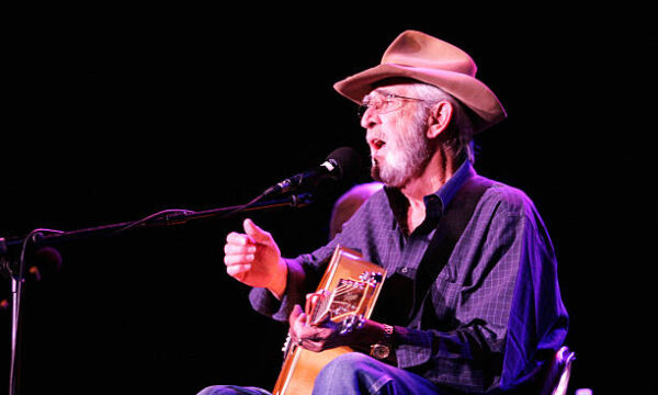 The Gentle Giant: Why Don Williams’ Timeless Songs Still Touch Millions of Hearts