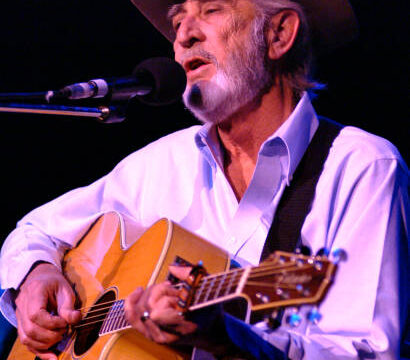 🎶 Don Williams – She Never Knew Me 🤍