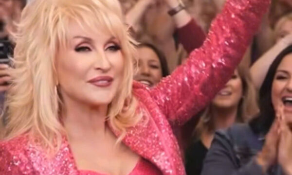 SHE DIDN’T JUST SING TO AMERICA — SHE BECAME THE VOICE OF ITS MEMORY